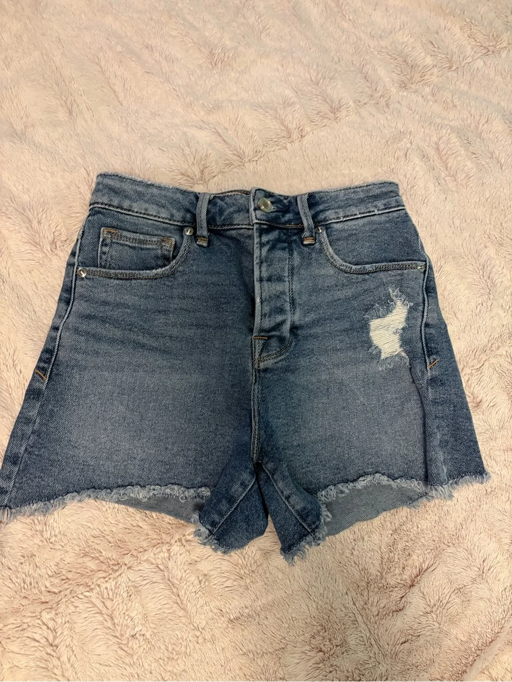 Good American Bombshell Denim Shorts